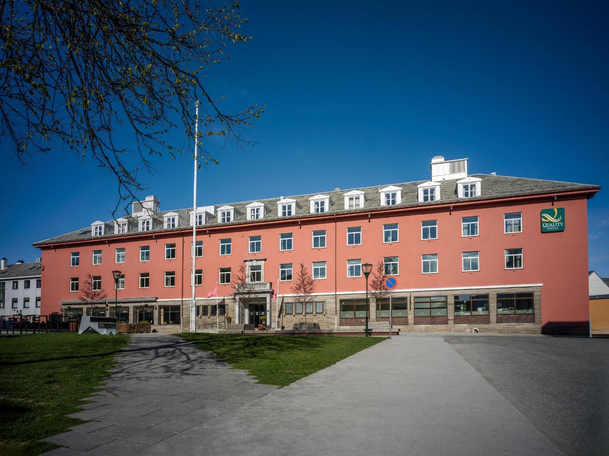Quality Hotel Grand Kristiansund Eksteriør billede